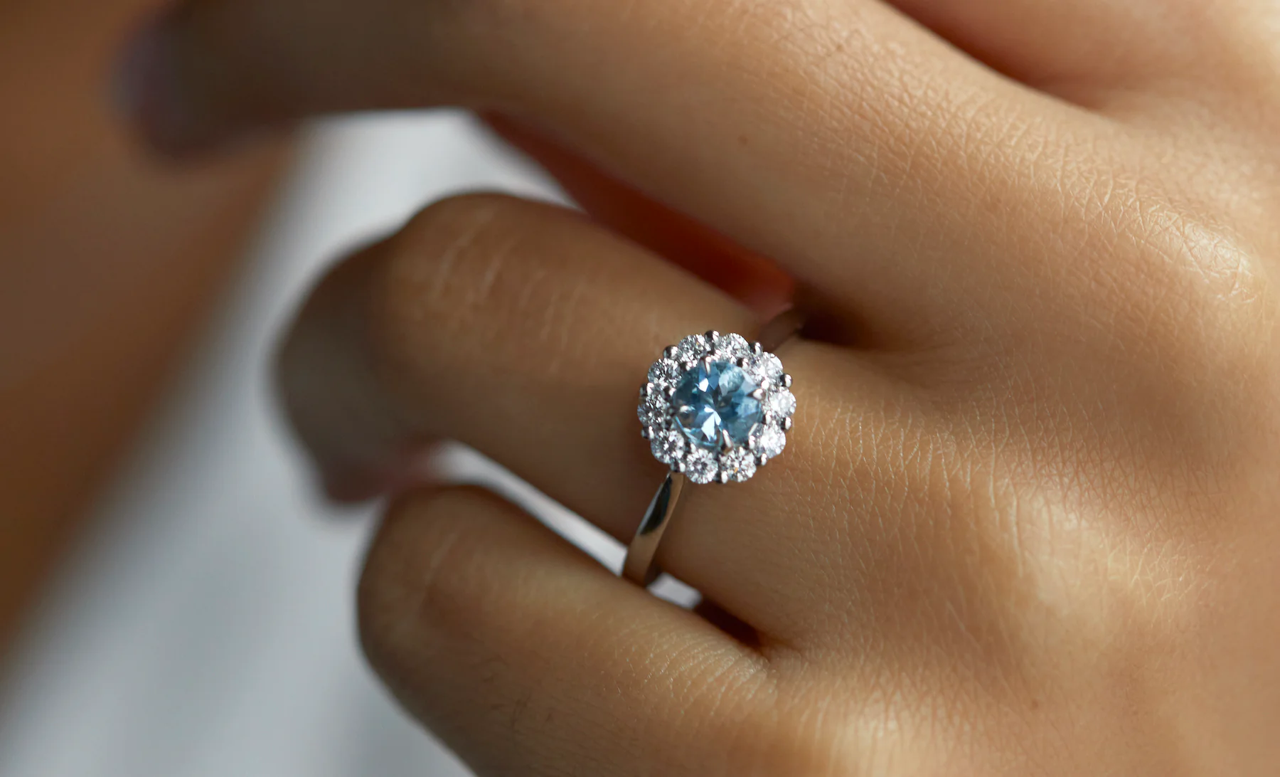 Exploring Manchester’s Regal Engagement Ring Styles